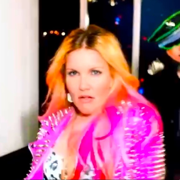 Meet your Posher, Purcella - Picture 1 of 2